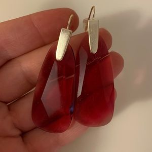 Kendra Scott Inez earrings in raspberry